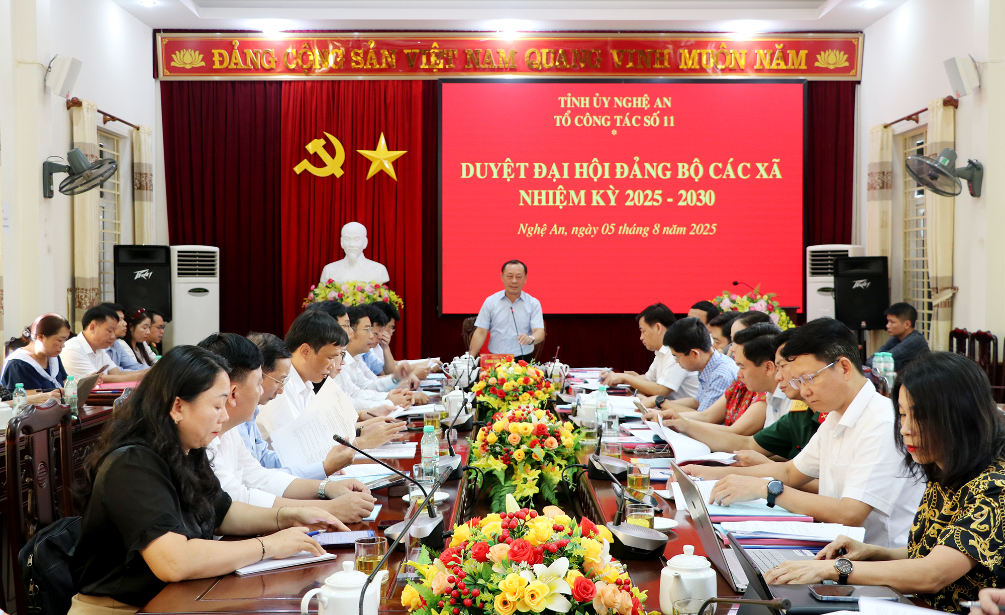 Anh-tin-bai